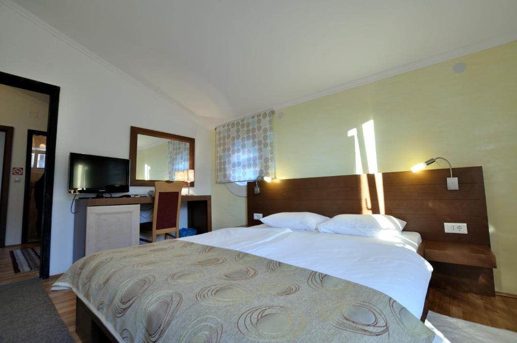 Vila Duric - Ex Hotel Duric Petrovac Habitación foto